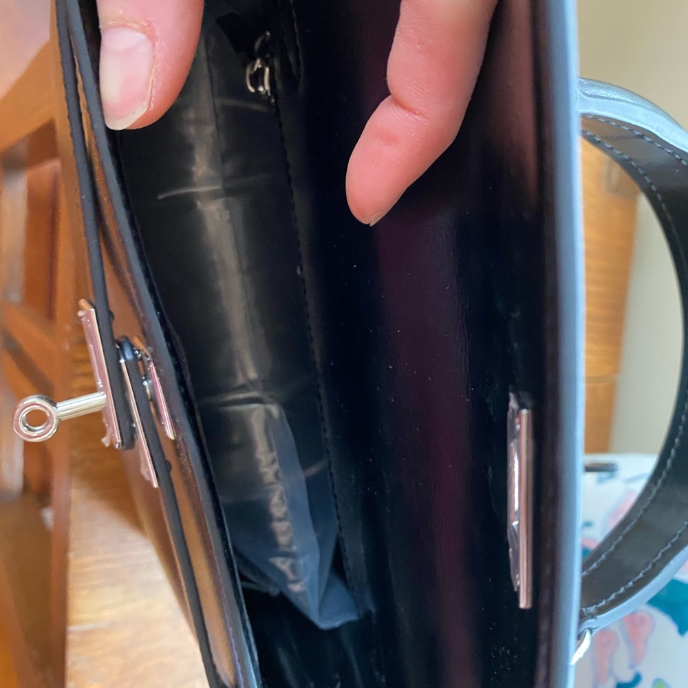 Black Leather (mini-Kelly style) Handbag - Picture 4 of 9